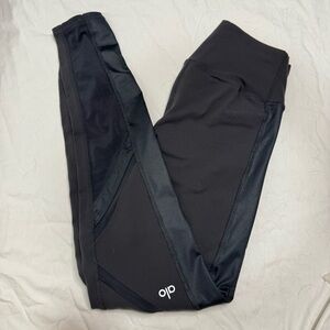 ALO Yoga Leggings